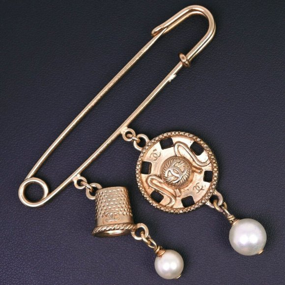 CHANEL COCO Mark Brooch Plated Gold/Fake pearl Women